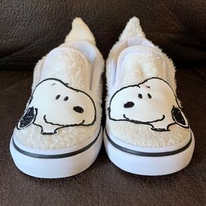 Vans snoopy size 4